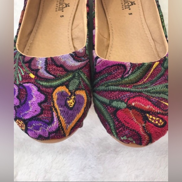 NWOT Embroidered Flats, Size 7.5 - Picture 3 of 15